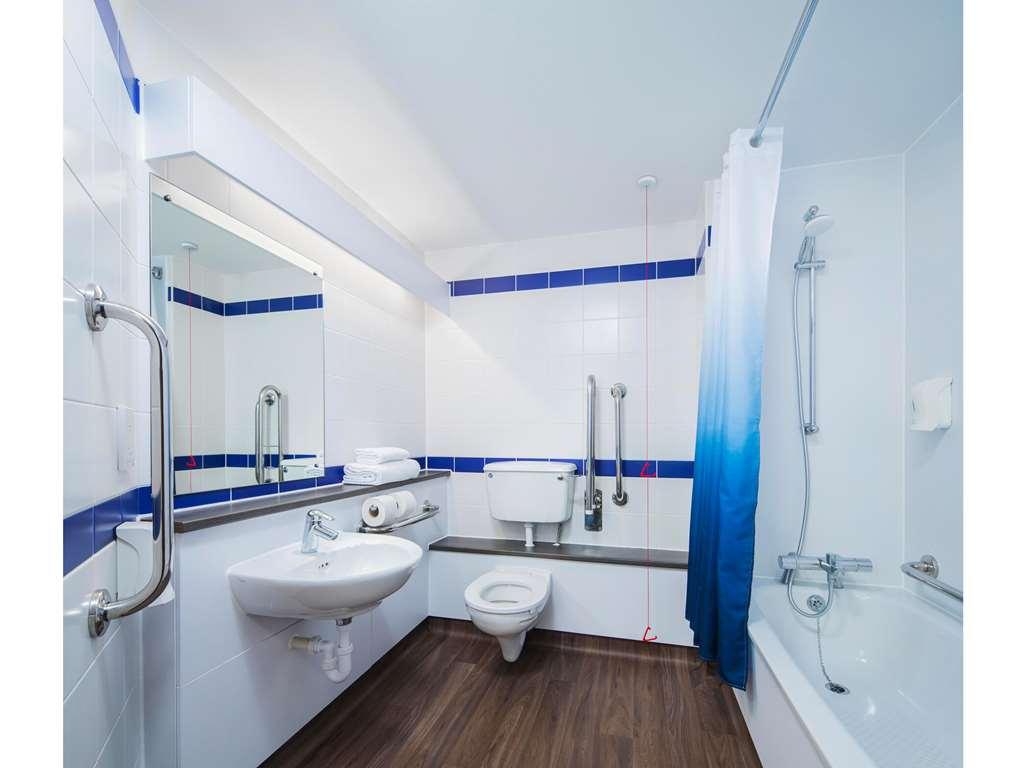 Travelodge Bristol Central Anchor Road Δωμάτιο φωτογραφία